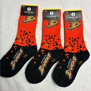 NHL Anaheim Ducks For Bare Feet Size Youth Crew Socks Spray Zone - 3 Pair